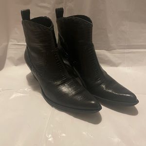 Gianni Bini Tall Booties SZ 6.5 Black Snake Skin